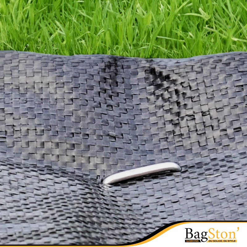 Tela anti-ervas Bagston de 130g/m², solução profissional para garantir a limpeza e durabilidade de projetos com agregados e pedras decorativas.